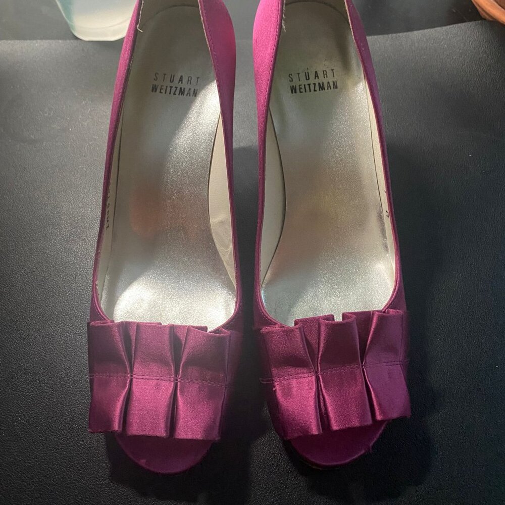 STUART WEITZMAN FUSHIA SATIN PUMPS